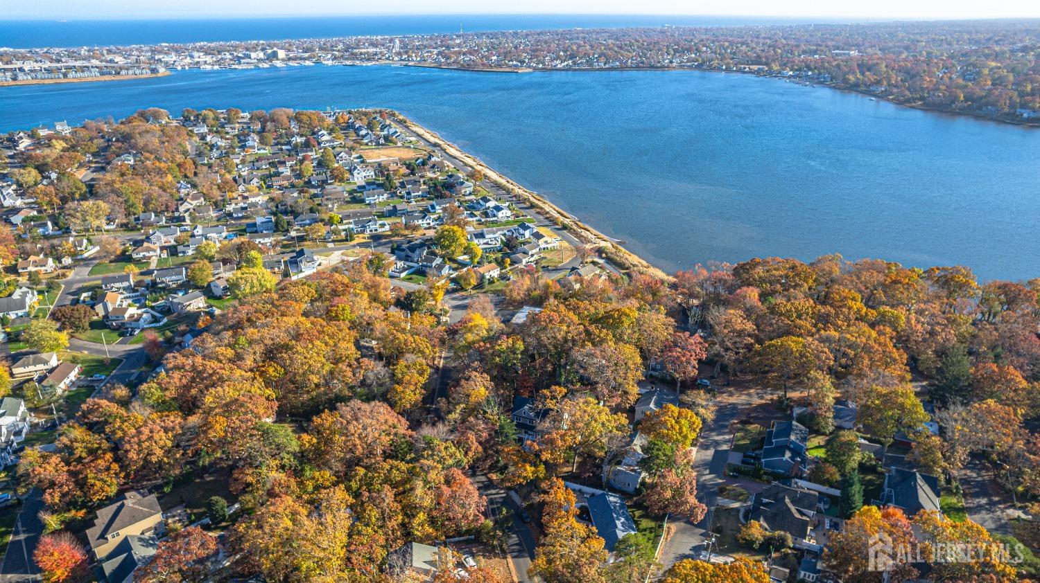 522 South Riverside Drive Neptune, NJ 07753 - Photo 13 of 68 Gallery Image 13