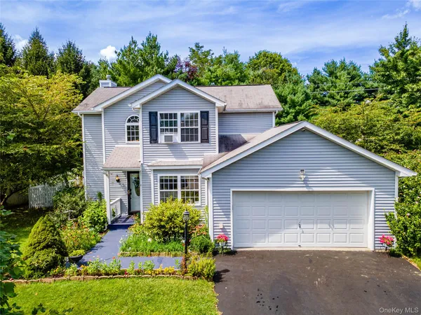 $525,000 | 7 Pearlbush Lane, Poughkeepsie, NY 12603