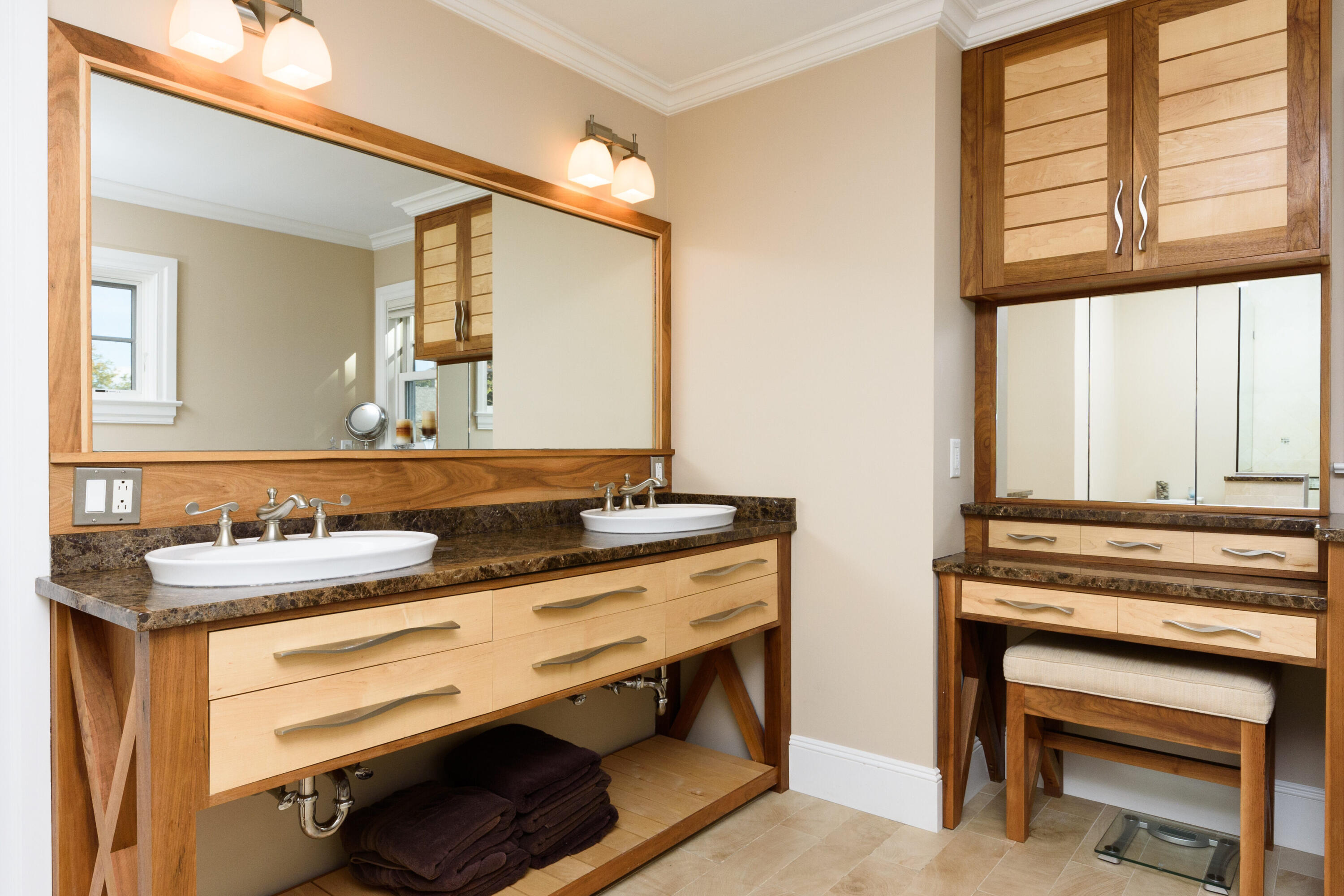 10 Mayflower Road Darien, CT 06820 - Photo 19 of 38 a bathroom with a sink and a mirror