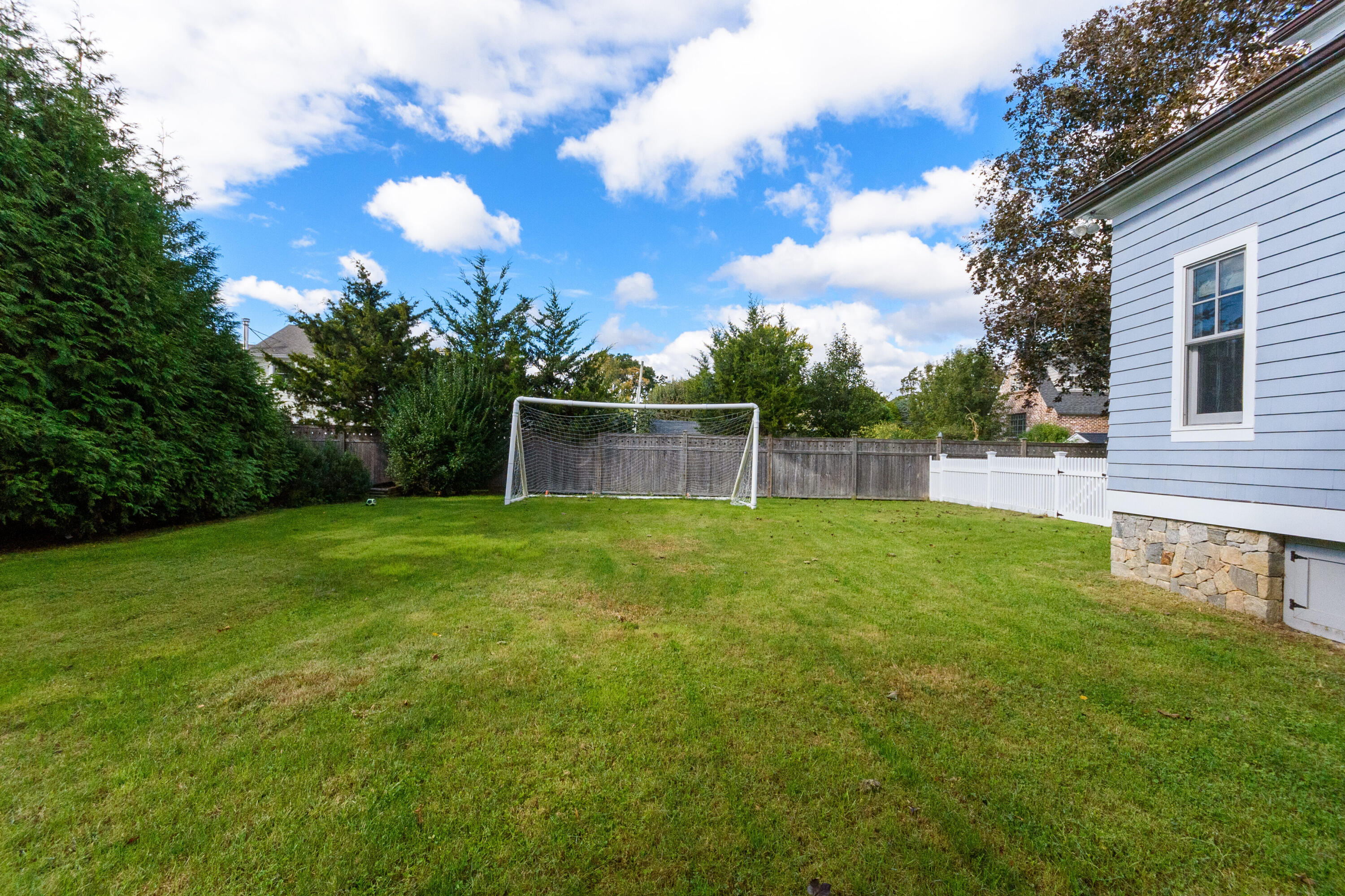 10 Mayflower Road Darien, CT 06820 - Photo 28 of 38 a view of a backyard