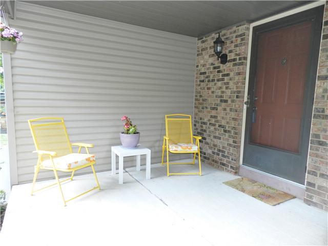 1656 Rushing Way Columbus, OH 43235 - Photo 2 of 25 Gallery Image 2