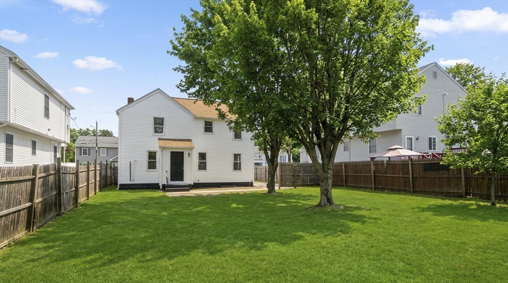 191 Laconia Street Springfield, MA 01129 - Photo 2 of 40