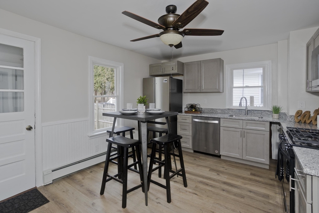 191 Laconia Street Springfield, MA 01129 - Photo 4 of 40