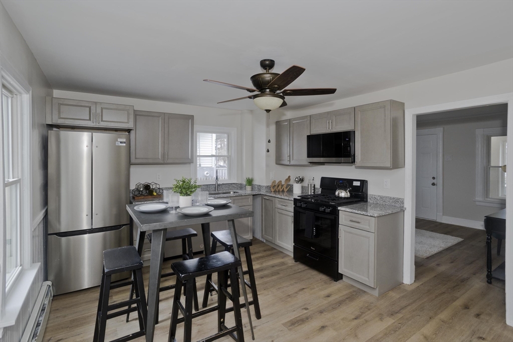 191 Laconia Street Springfield, MA 01129 - Photo 5 of 40