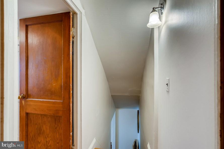 6305 Beechwood Road Baltimore, MD 21239 - Photo 14 of 27 Upper level landing