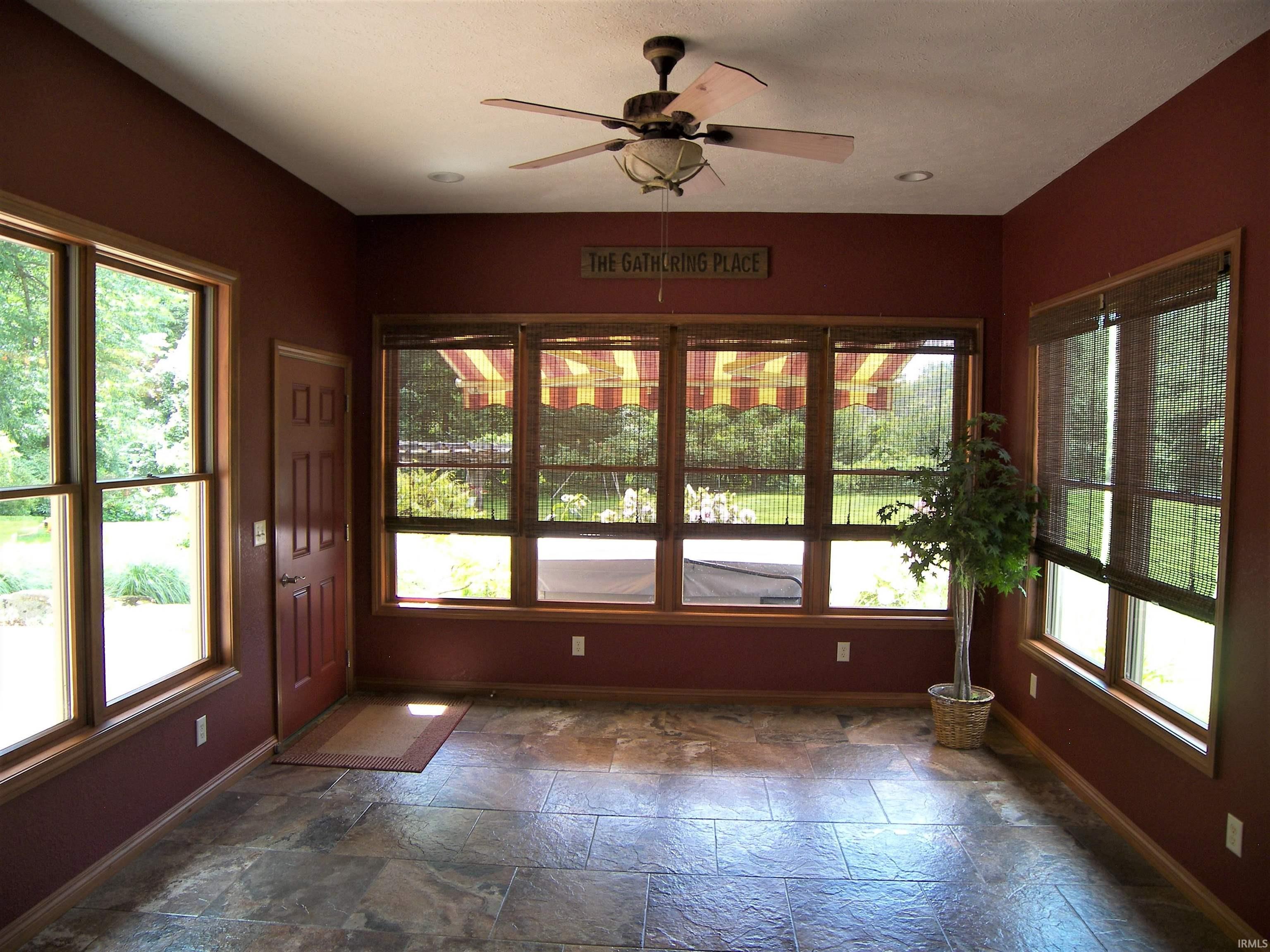 2065 North Fox Farm Road Warsaw, IN 46580 - Photo 13 of 36 Gallery Image 13