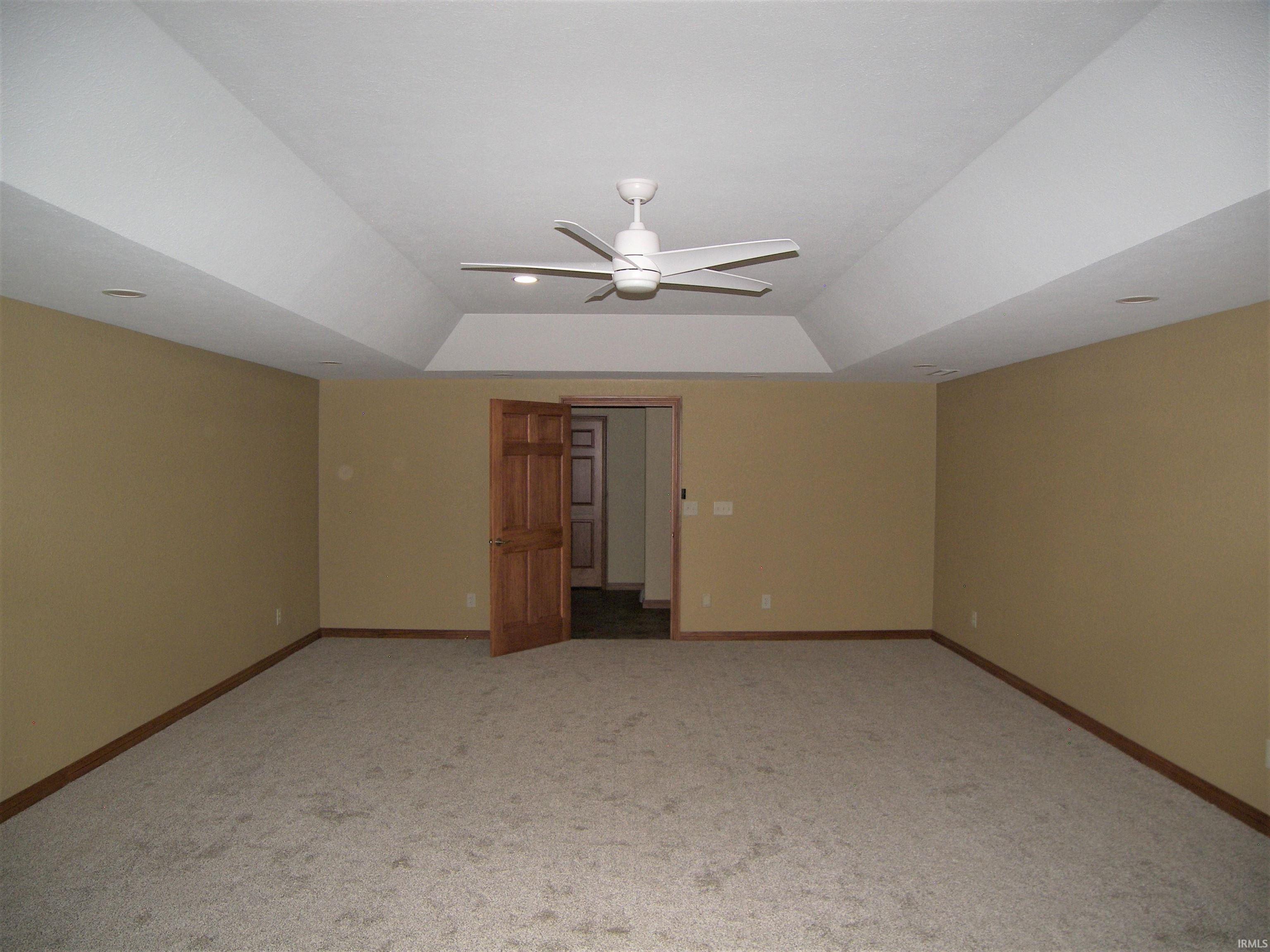 2065 North Fox Farm Road Warsaw, IN 46580 - Photo 27 of 36 Gallery Image 27