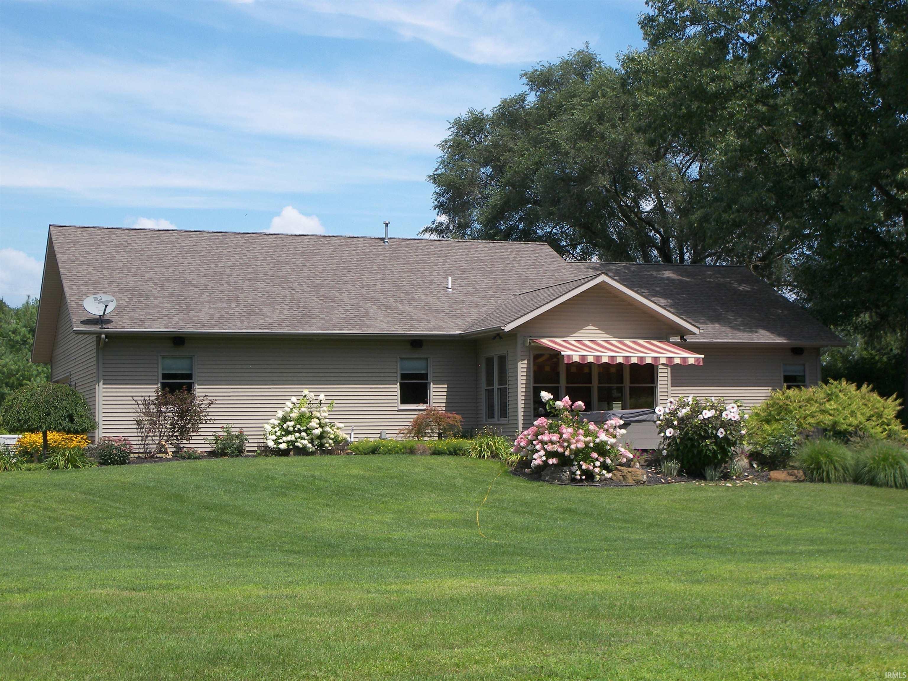 2065 North Fox Farm Road Warsaw, IN 46580 - Photo 5 of 36 Gallery Image 5