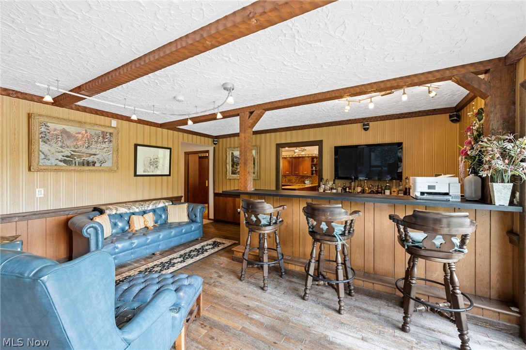 9940 Chardon Road Chardon, OH 44024 - Photo 13 of 50 Den with Bar
