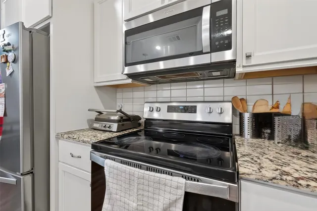 $899,000 | 6702 South Mallard Drive, Fulshear, TX 77441