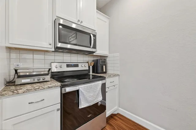 $899,000 | 6702 South Mallard Drive, Fulshear, TX 77441