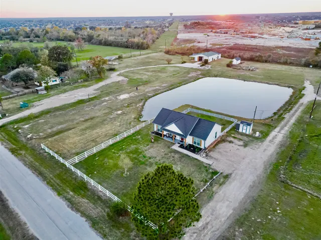 $899,000 | 6702 South Mallard Drive, Fulshear, TX 77441