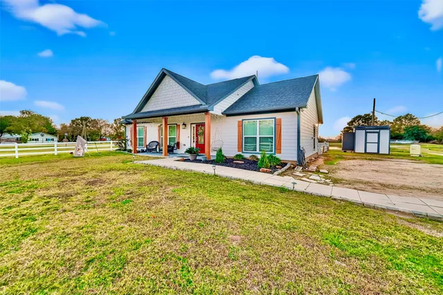 $899,000 | 6702 South Mallard Drive, Fulshear, TX 77441