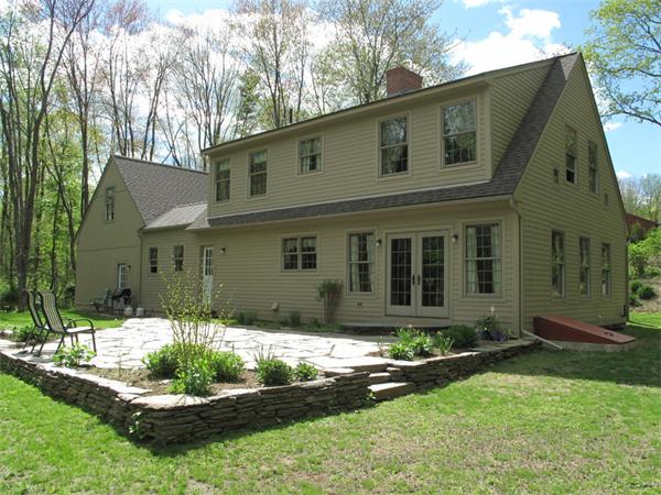 526 Florence Road Northampton, MA 01062 - Photo 4 of 23