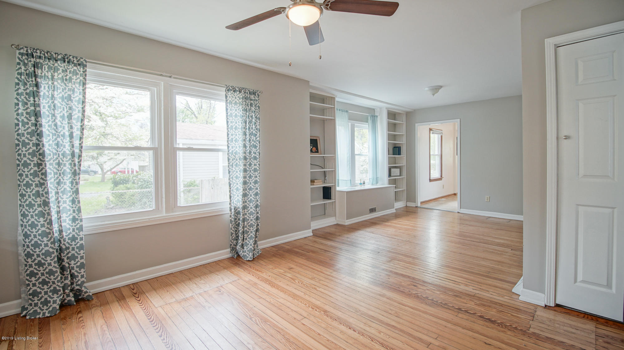 3071 University Road Louisville, KY 40206 - Photo 6 of 21 5_first shot inside
