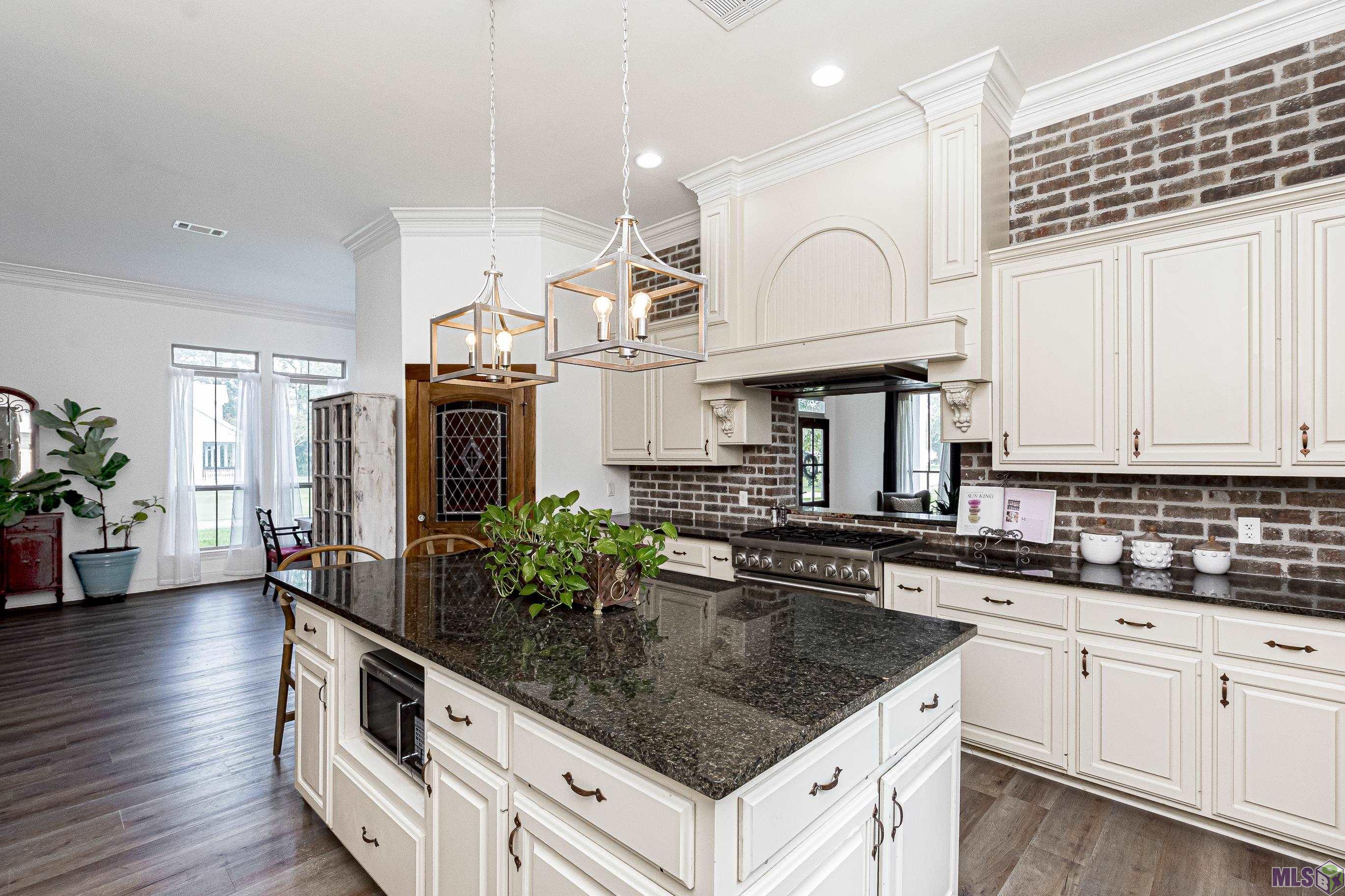 11759 Blackwater Road Baker, LA 70714 - Photo 14 of 35 Kitchen