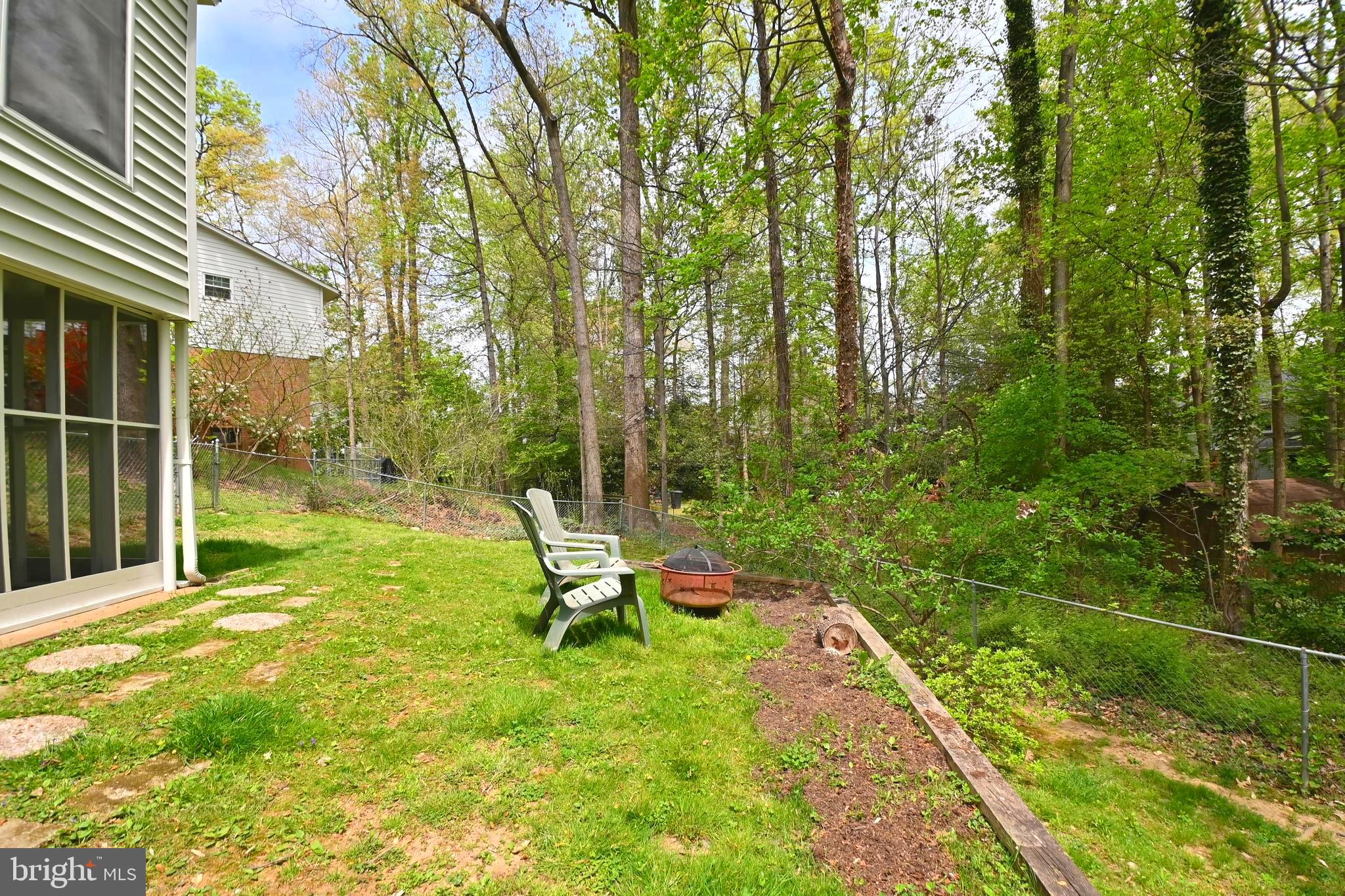 6801 Quebec Court Springfield, VA 22152 - Photo 35 of 38 Plenty of space to roam