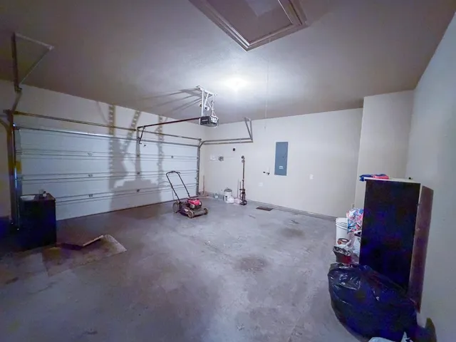 a view of a livingroom with furniture