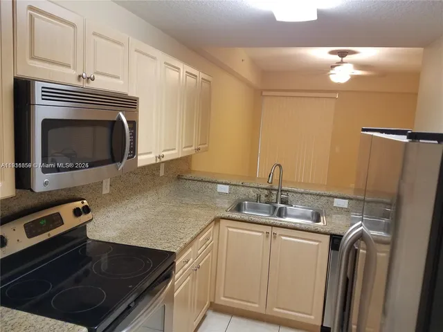 $2,750 | 919 Southwest 143rd Terrace, Unit 2009, Pembroke Pines, FL 33027