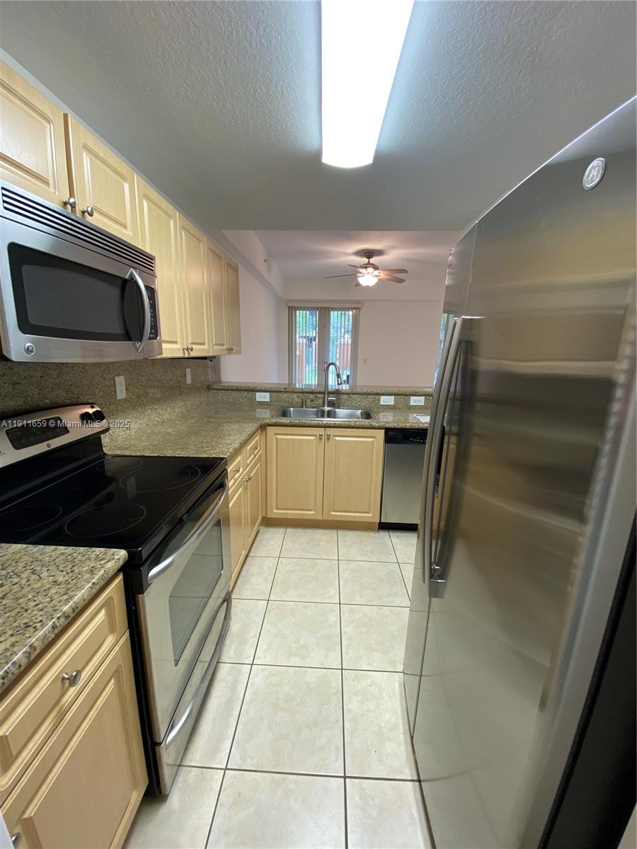 919 Southwest 143rd Terrace, Unit 2009 Pembroke Pines, FL 33027 - Photo 5 of 24