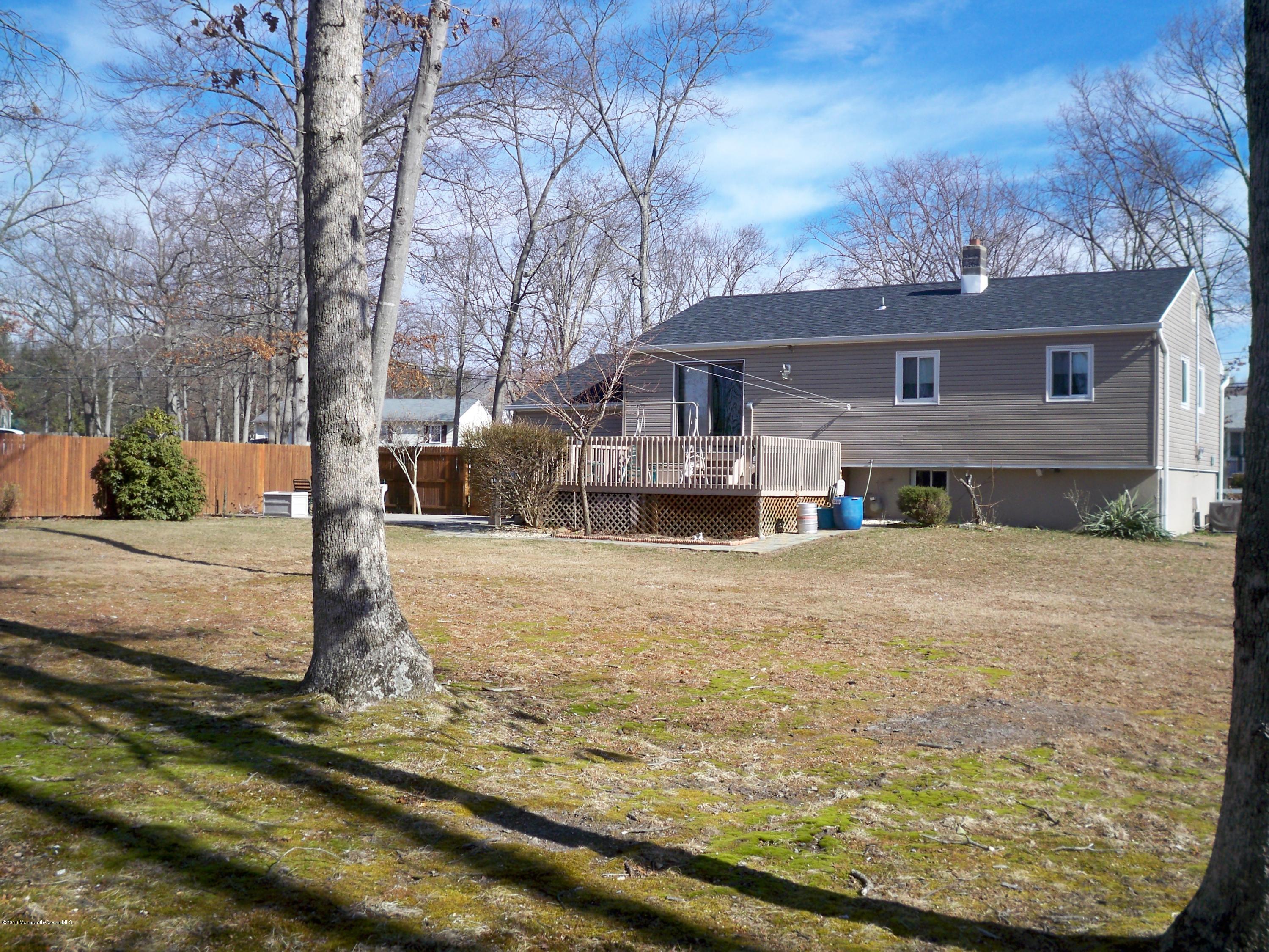 44 Darien Road Howell, NJ 07731 - Photo 13 of 17 100_2688
