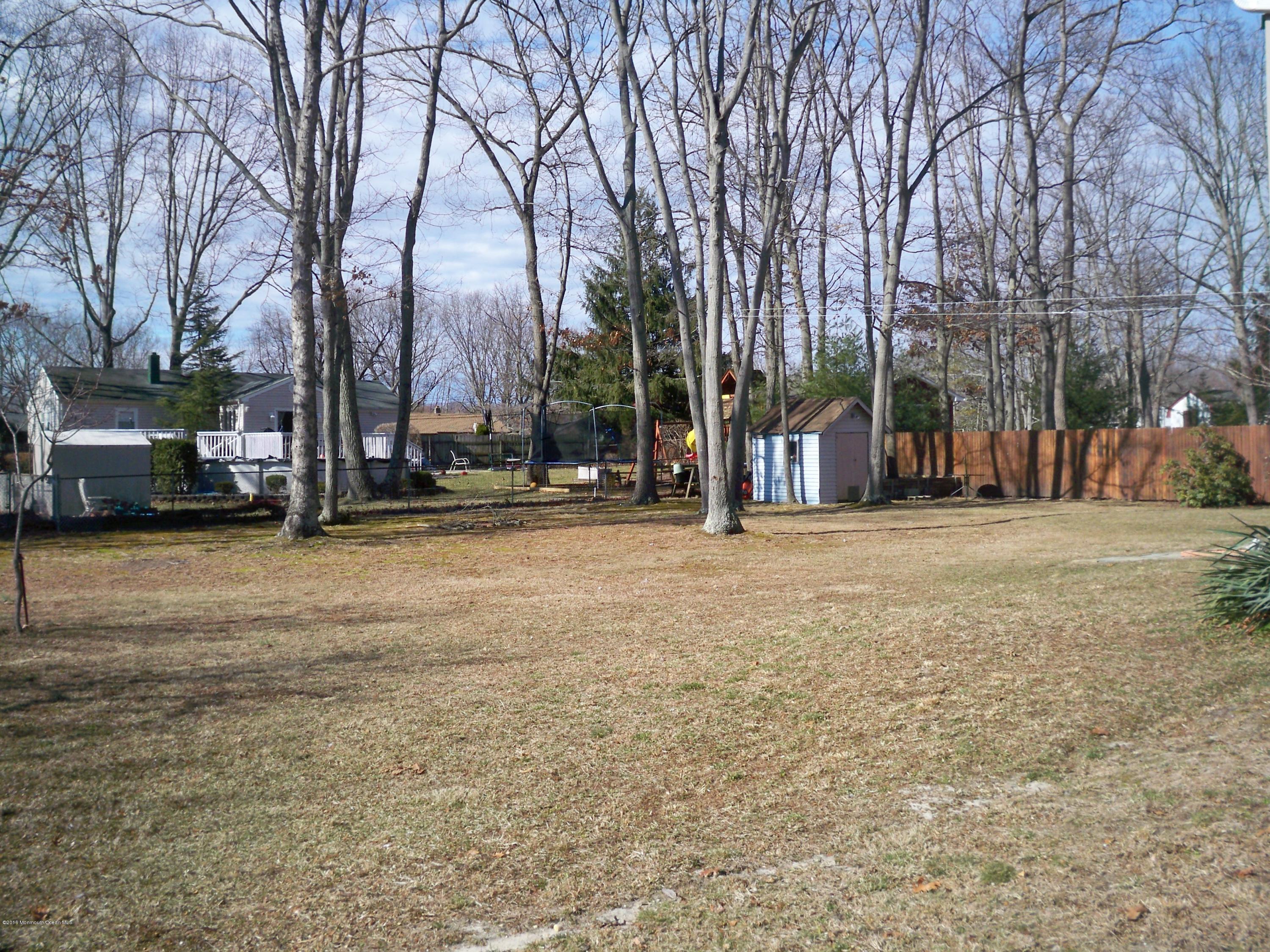 44 Darien Road Howell, NJ 07731 - Photo 14 of 17 100_2689