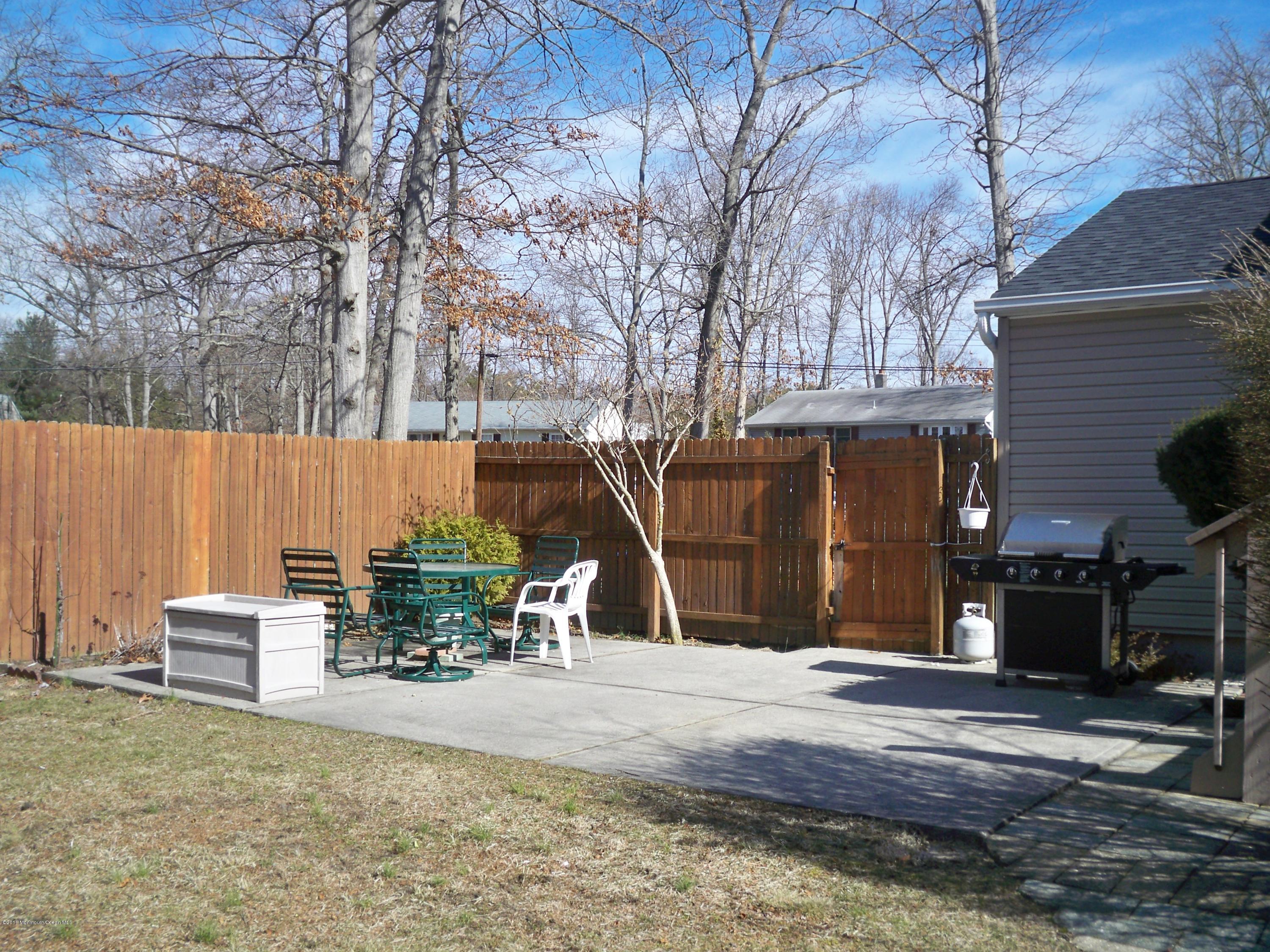 44 Darien Road Howell, NJ 07731 - Photo 16 of 17 100_2691