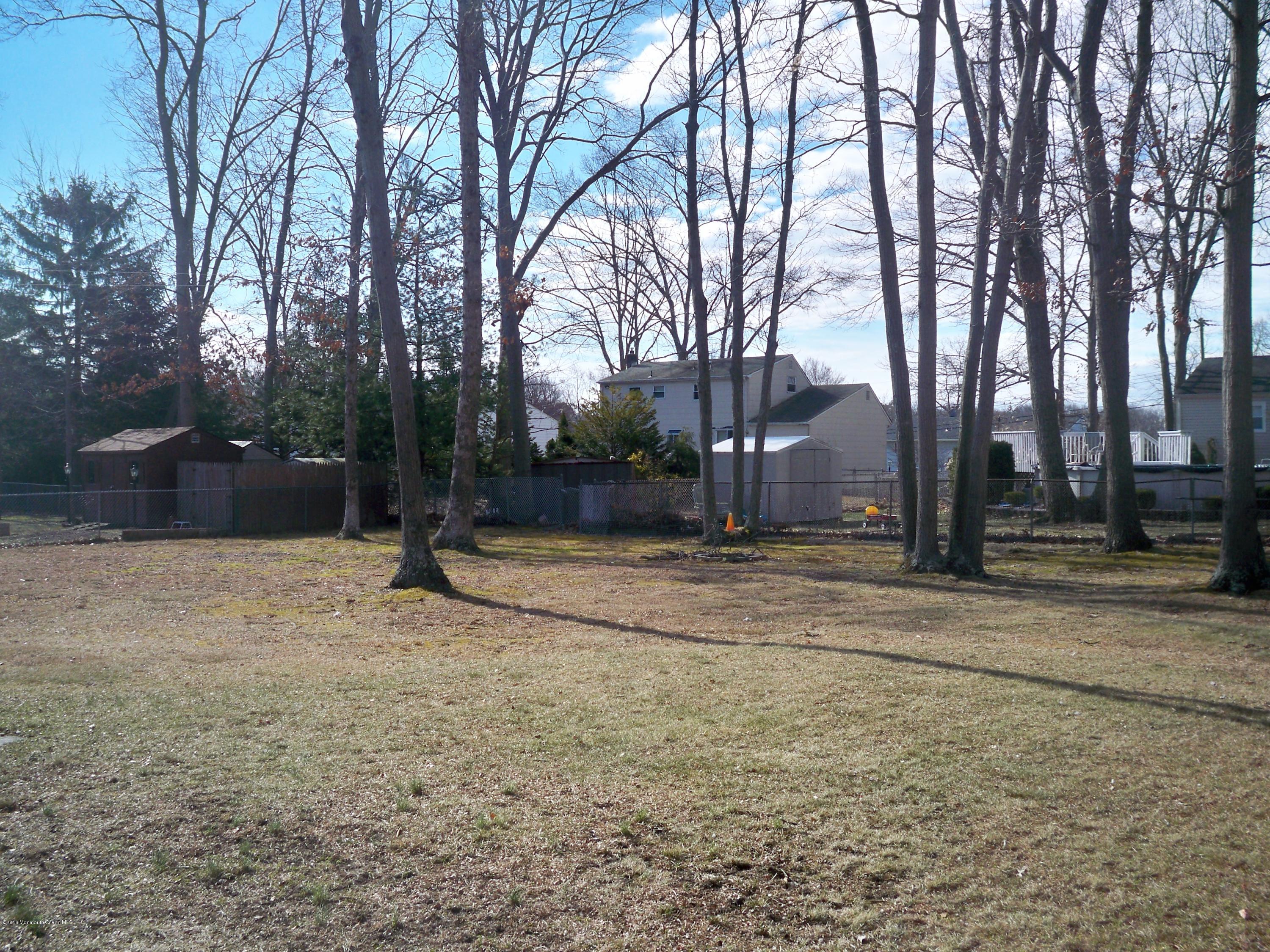 44 Darien Road Howell, NJ 07731 - Photo 17 of 17 100_2697