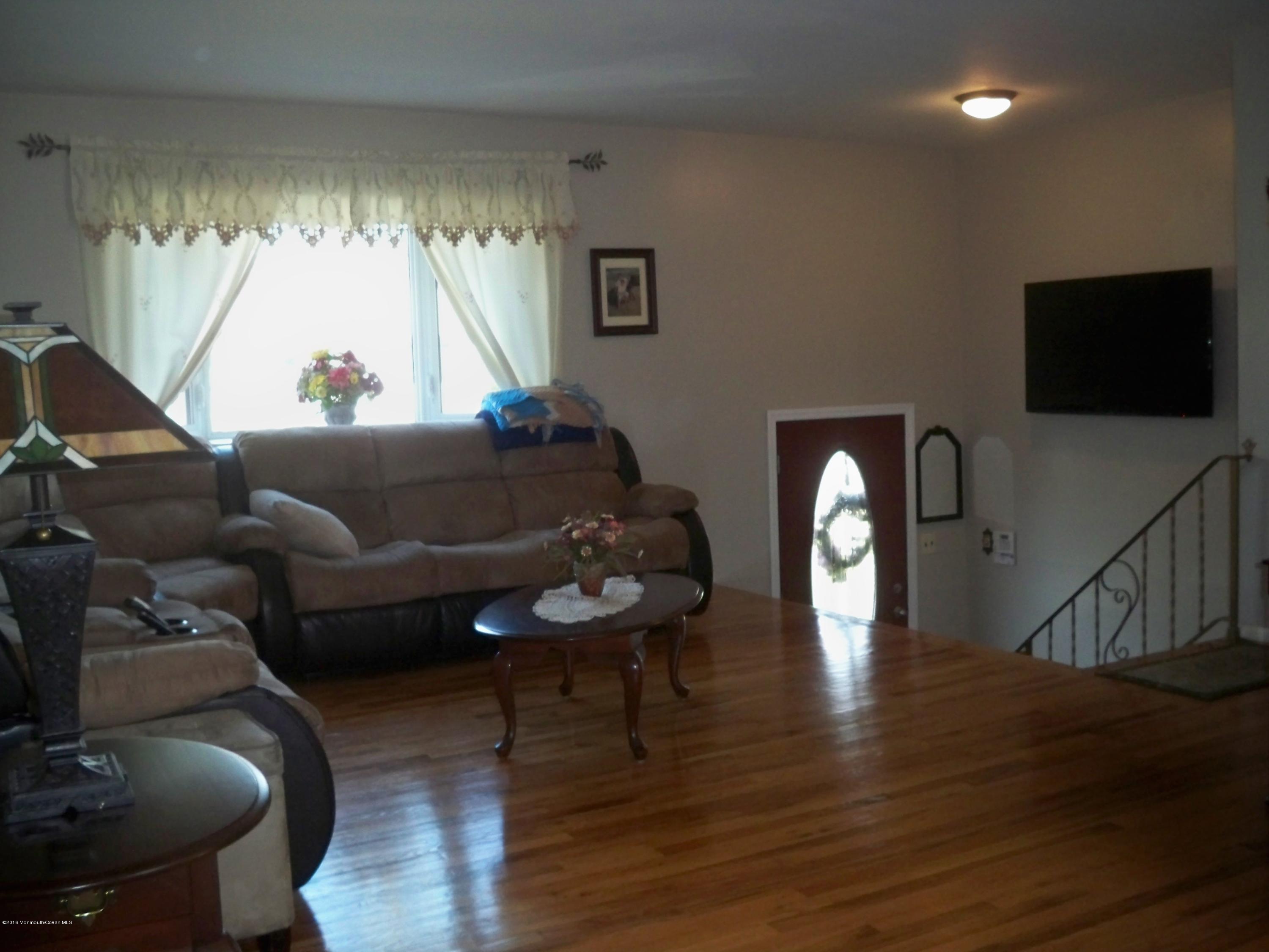44 Darien Road Howell, NJ 07731 - Photo 2 of 17 100_2947