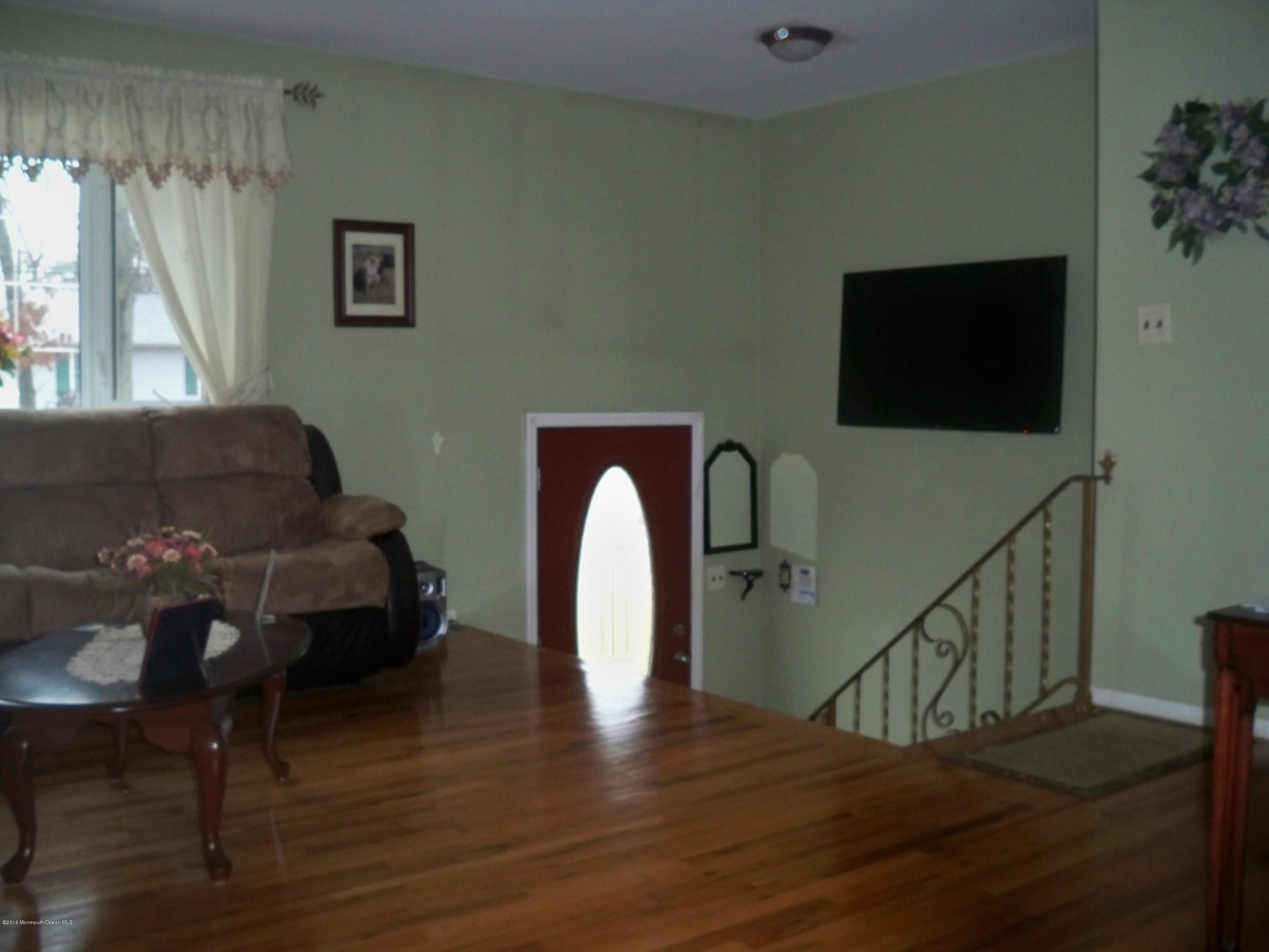 44 Darien Road Howell, NJ 07731 - Photo 4 of 17 100_2726