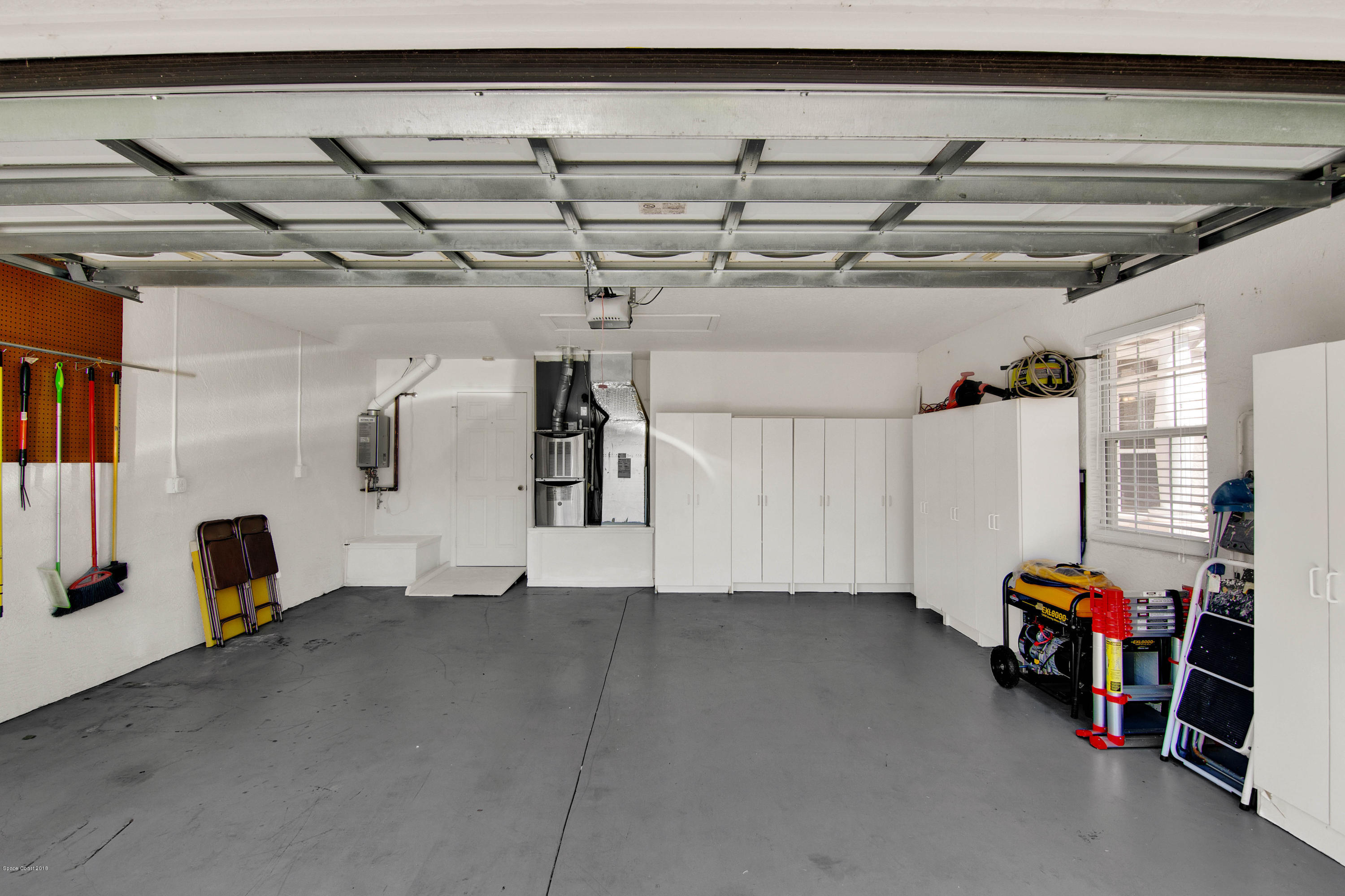358 Renaissance Avenue Melbourne, FL 32940 - Photo 31 of 40 GARAGE