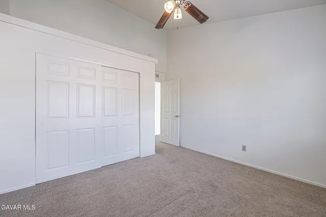 an empty room with a empty space