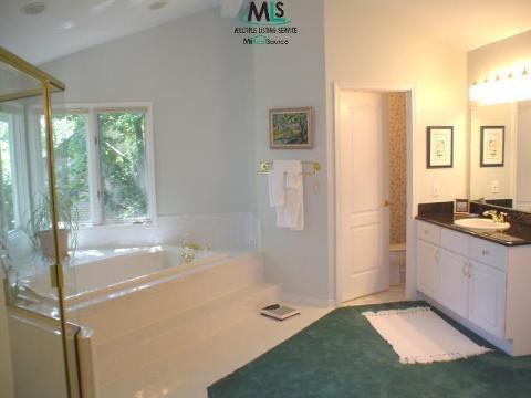 1644 Newcastle Drive Rochester, MI 48306 - Photo 9 of 9 844034-8.JPG
