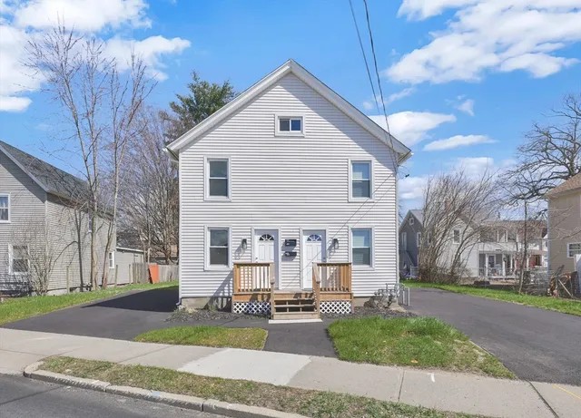 $1,850 | 140 Meadow Street, Unit RIGHT, Westfield, MA 01085