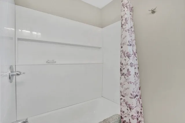 $1,850 | 140 Meadow Street, Unit RIGHT, Westfield, MA 01085