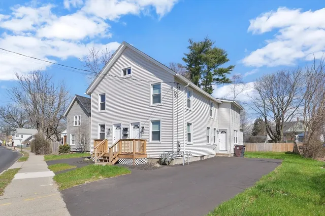 $1,850 | 140 Meadow Street, Unit RIGHT, Westfield, MA 01085