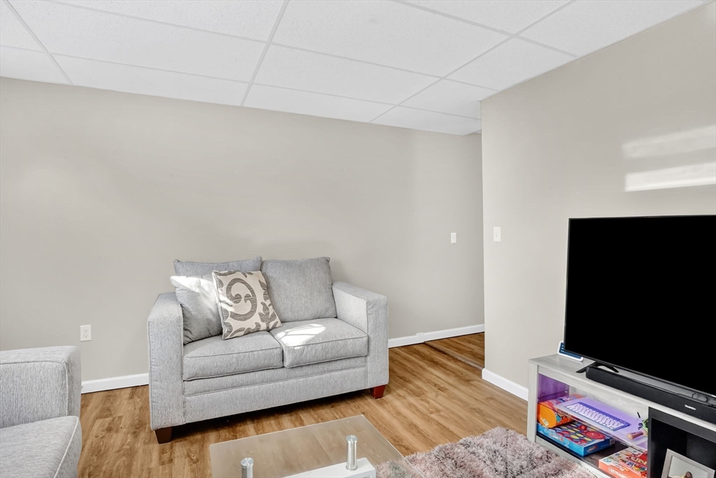 140 Meadow Street, Unit RIGHT Westfield, MA 01085 - Photo 6 of 28