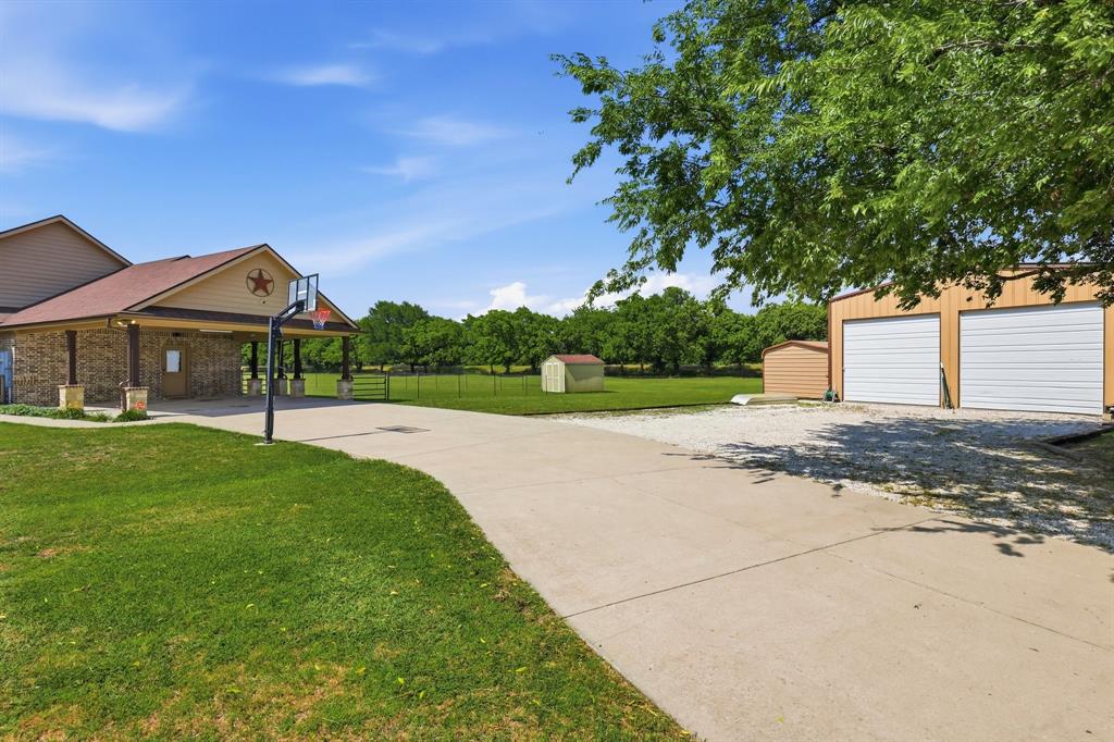11480 Chisum Road Sanger, TX 76266 - Photo 3 of 40