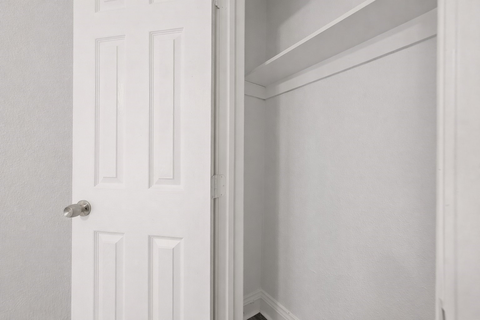 3823 Florinda Street Houston, TX 77021 - Photo 16 of 41 This 5th room comes with a closet!