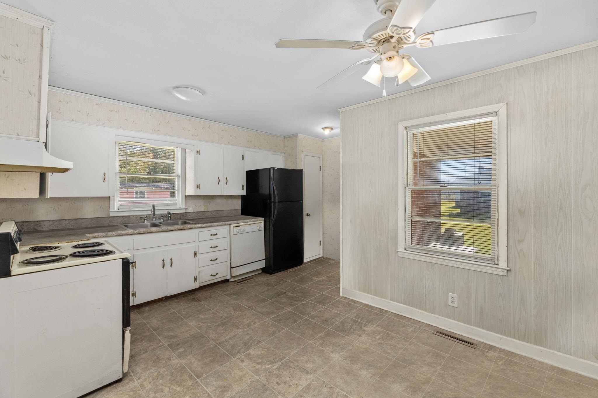 240 County Rd S-45-430 Hemingway, SC 29554 - Photo 3 of 30