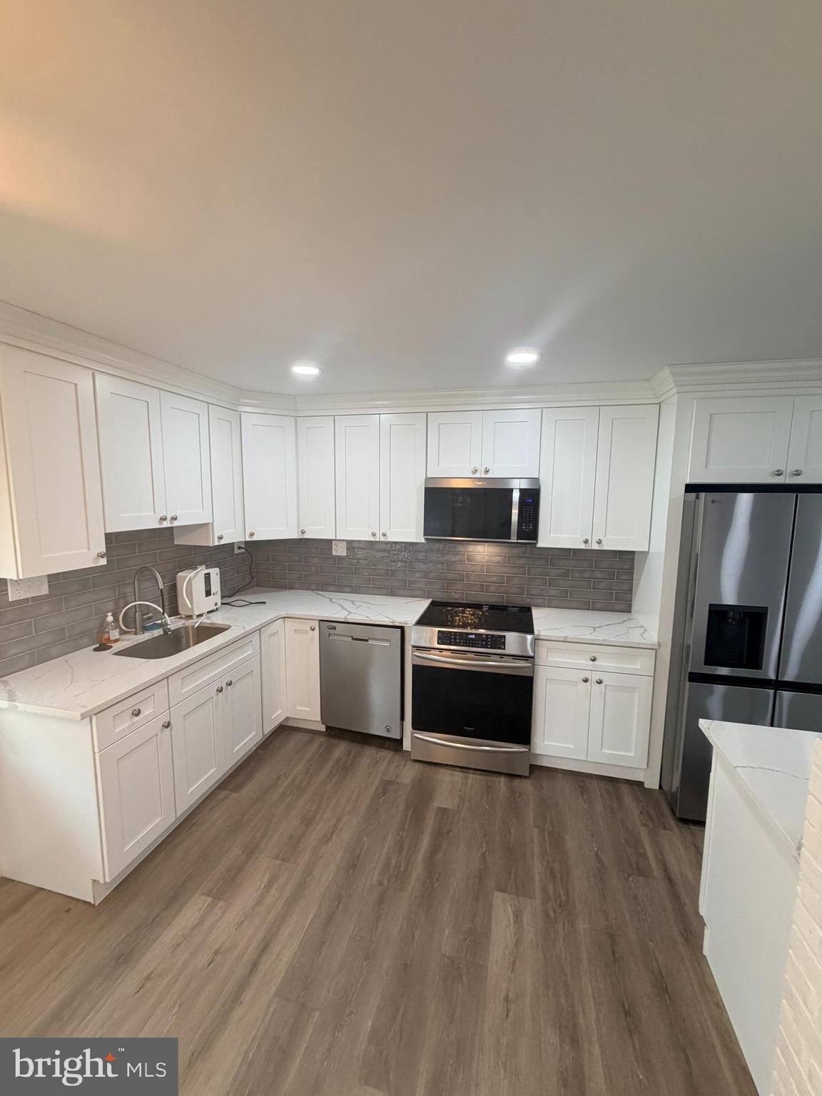 89 Timber Lane Levittown, PA 19054 - Photo 4 of 12