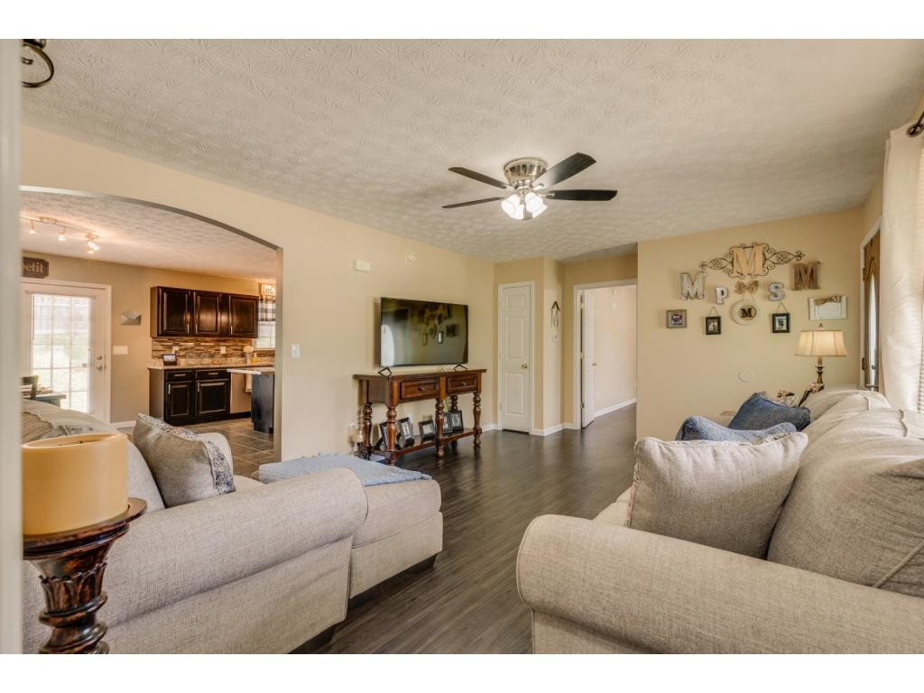 3301 Forest View Road Kingsport, TN 37660 - Photo 10 of 36 Photo 10