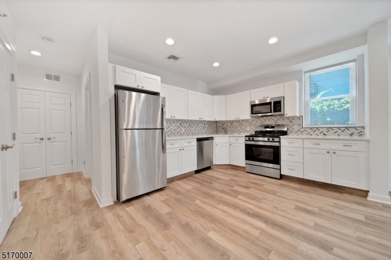 14 Baldwin Street, Unit 2 Montclair, NJ 07042 - Photo 6 of 12