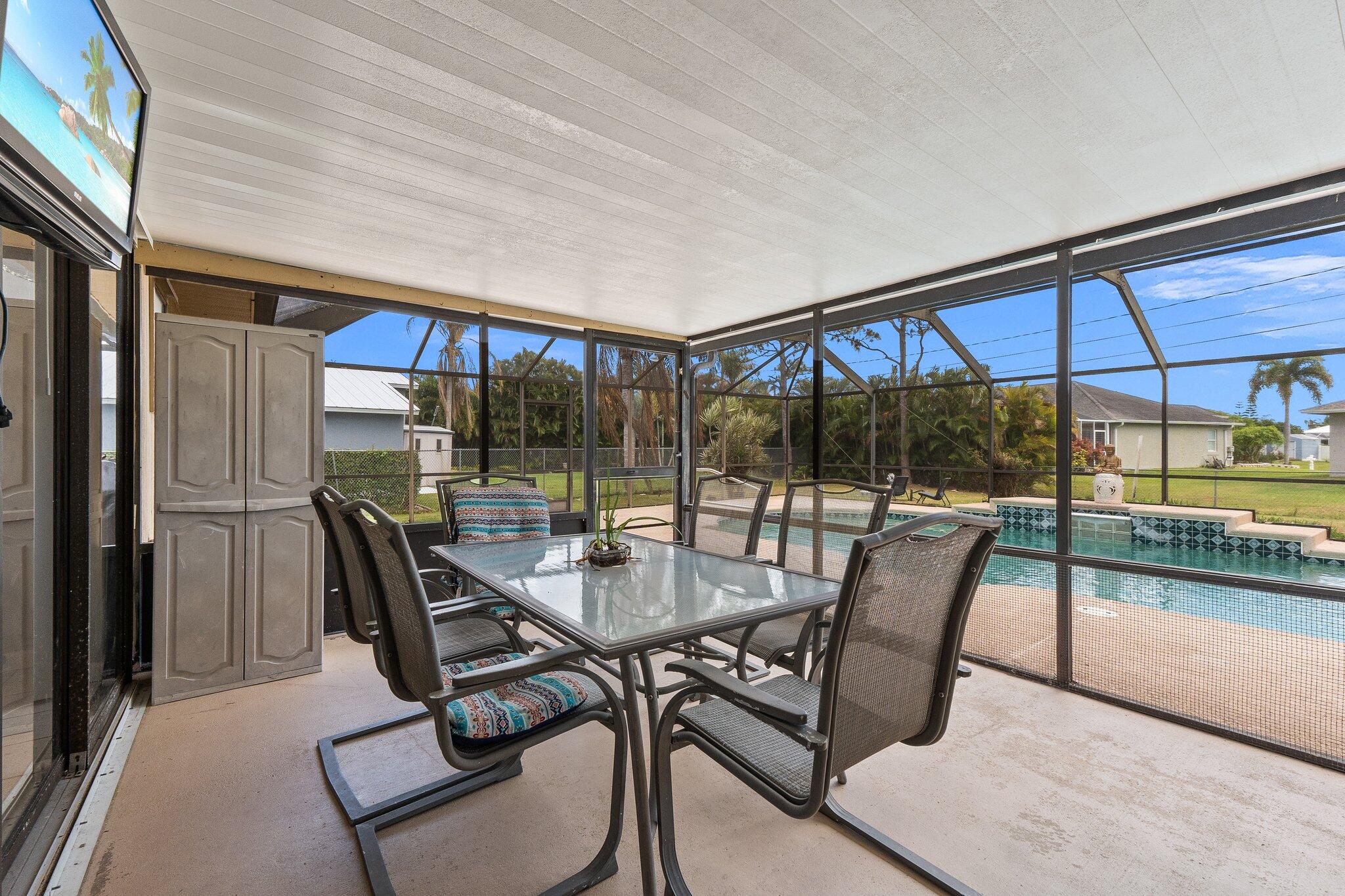 547 Southeast Cliff Road Port St. Lucie, FL 34984 - Photo 15 of 33 Covered Patio