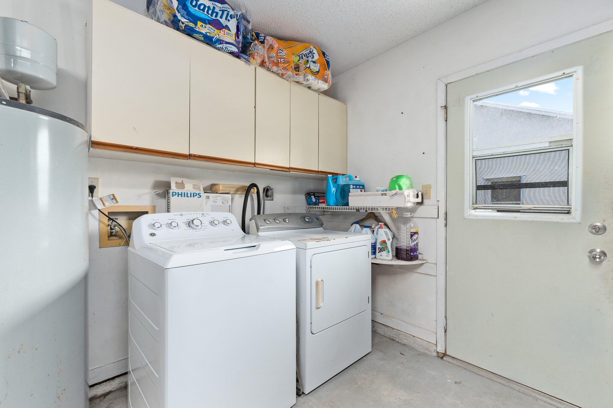 547 Southeast Cliff Road Port St. Lucie, FL 34984 - Photo 16 of 33 Garage Laundry