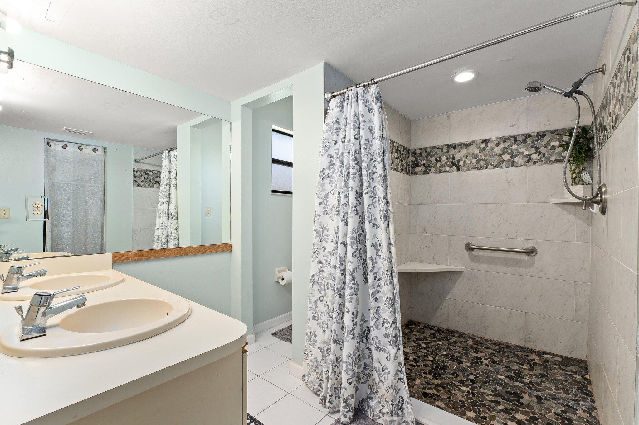 547 Southeast Cliff Road Port St. Lucie, FL 34984 - Photo 32 of 33 Primary shower