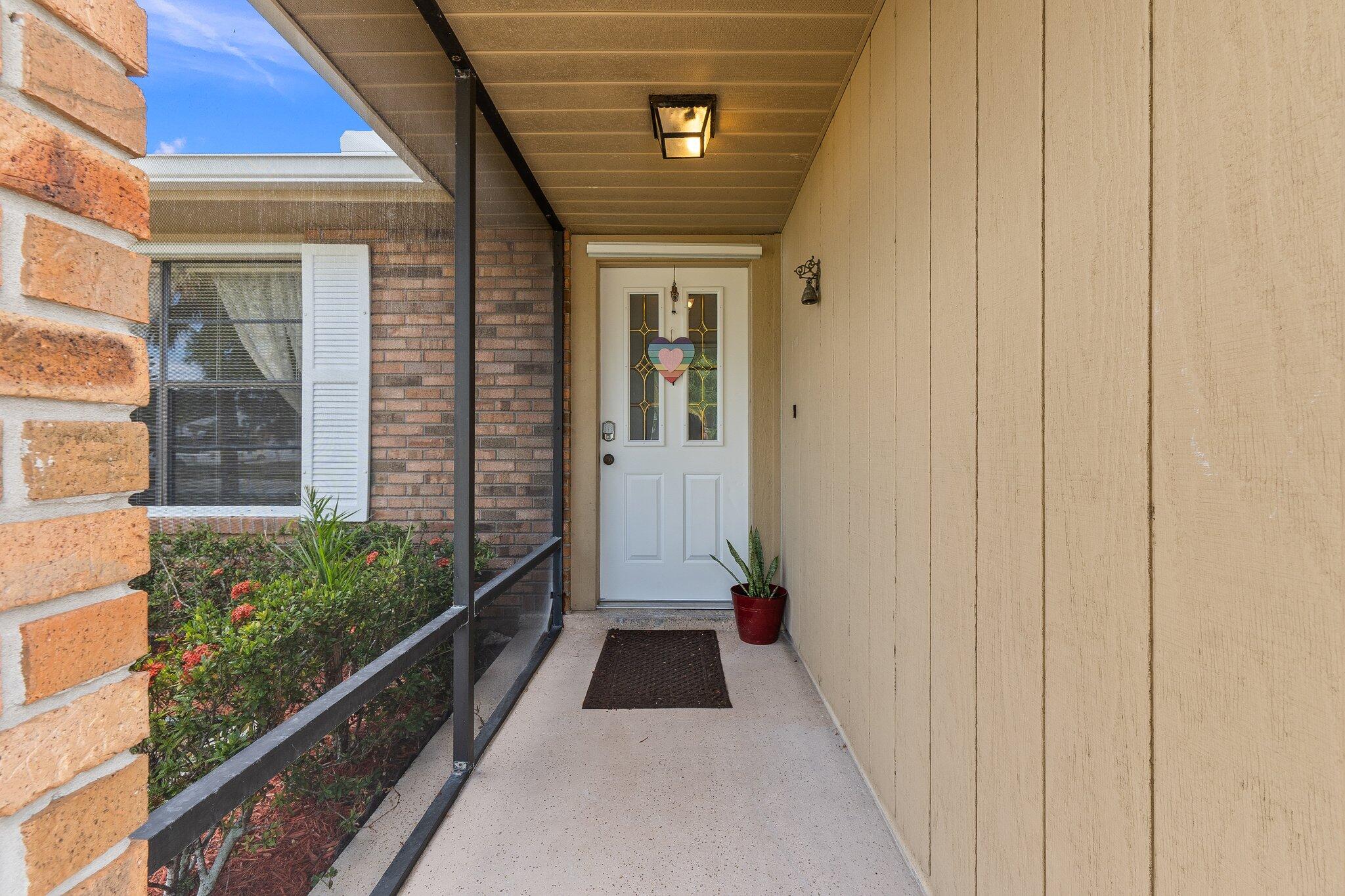 547 Southeast Cliff Road Port St. Lucie, FL 34984 - Photo 5 of 33 Entry