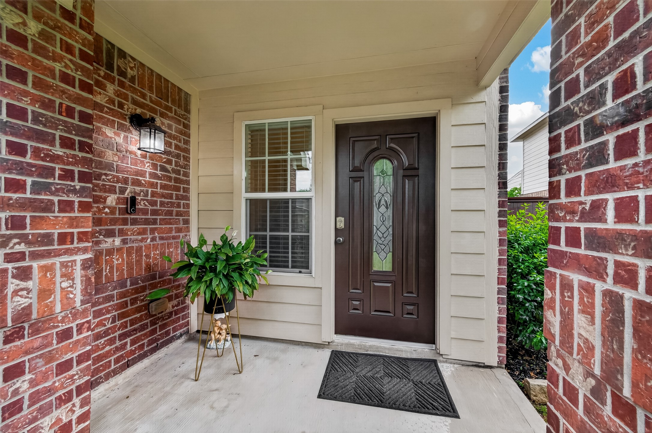 10931 View Pointe Lane Houston, TX 77034 - Photo 2 of 21 covered entry way