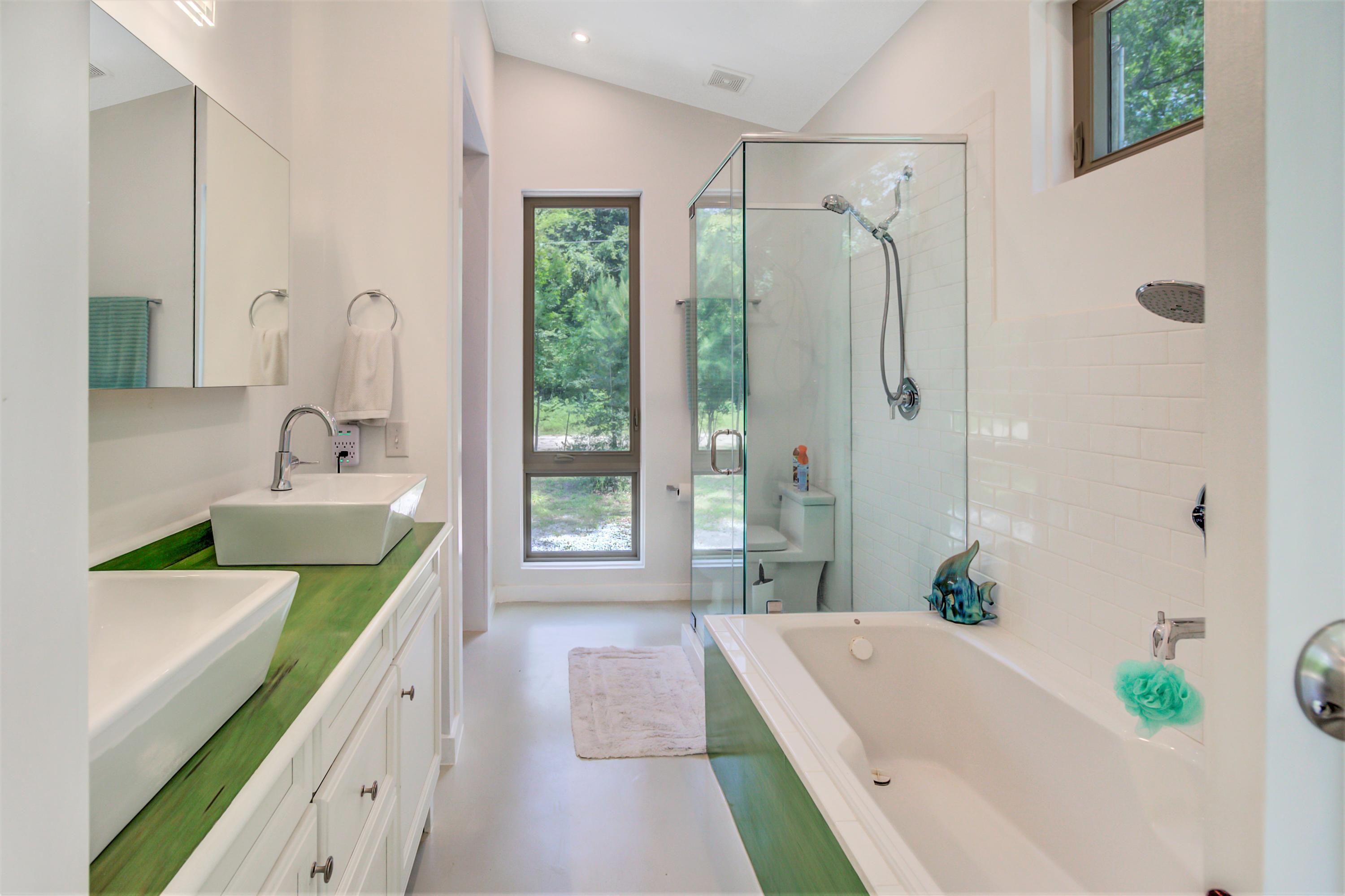 2069 Roper Road Charleston, SC 29412 - Photo 10 of 26 IMG_0191_2_3