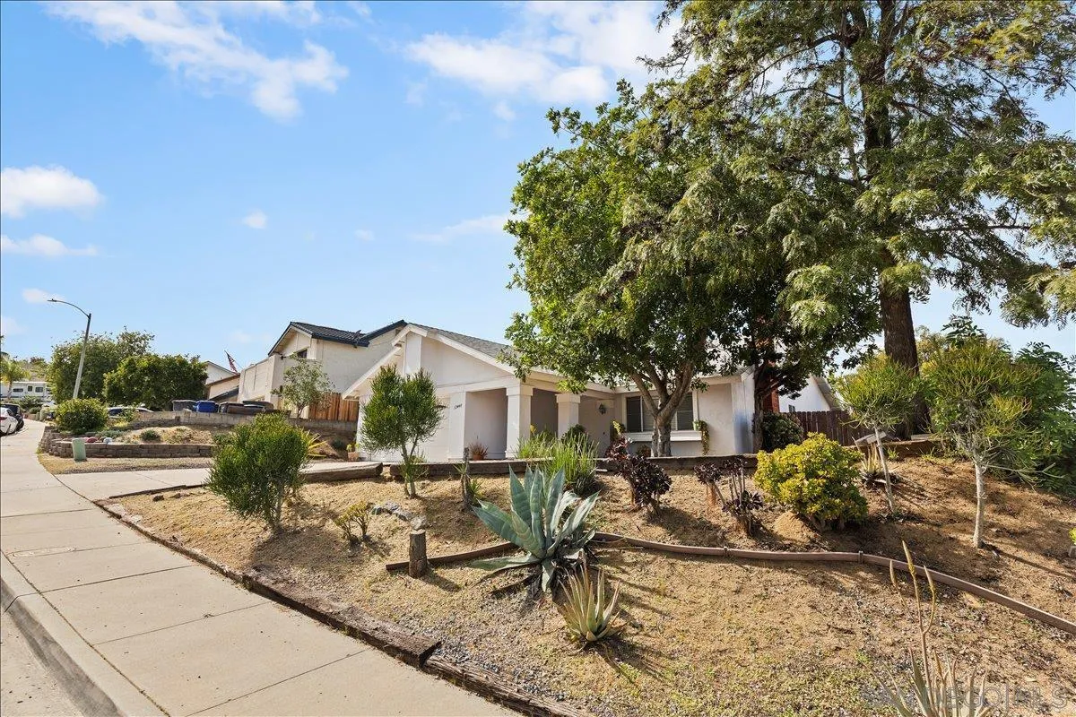 12448 Ridgeton Drive Lakeside, CA 92040 - Photo 5 of 47